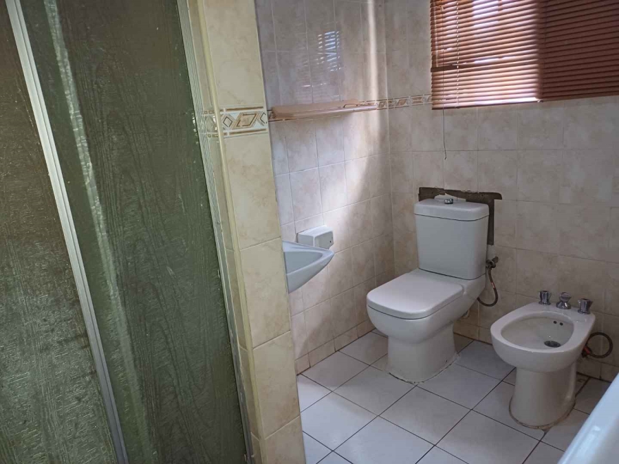 6 Bedroom Property for Sale in Kenilworth Gauteng