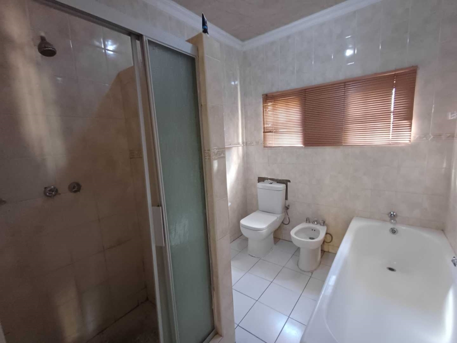6 Bedroom Property for Sale in Kenilworth Gauteng