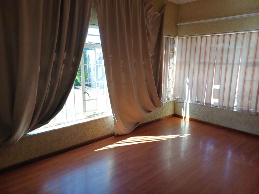 6 Bedroom Property for Sale in Kenilworth Gauteng