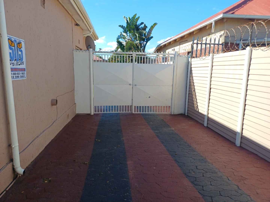 6 Bedroom Property for Sale in Kenilworth Gauteng