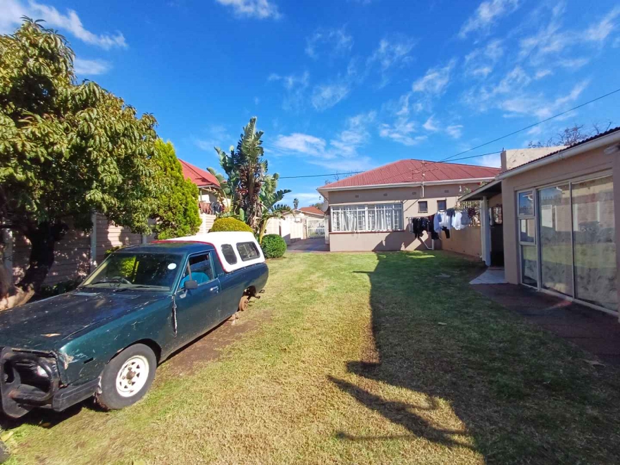 6 Bedroom Property for Sale in Kenilworth Gauteng