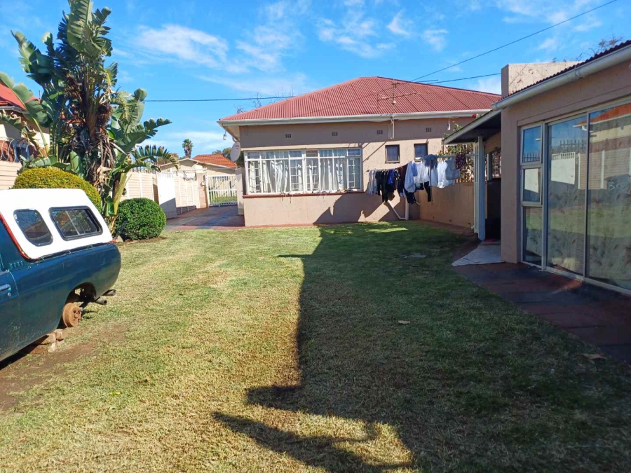 6 Bedroom Property for Sale in Kenilworth Gauteng