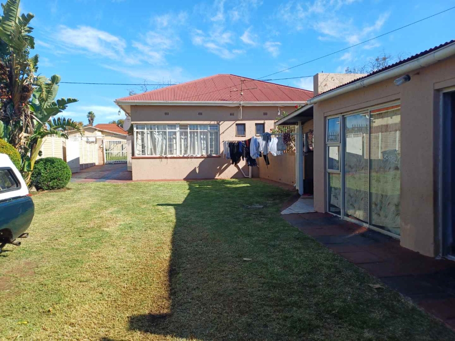 6 Bedroom Property for Sale in Kenilworth Gauteng