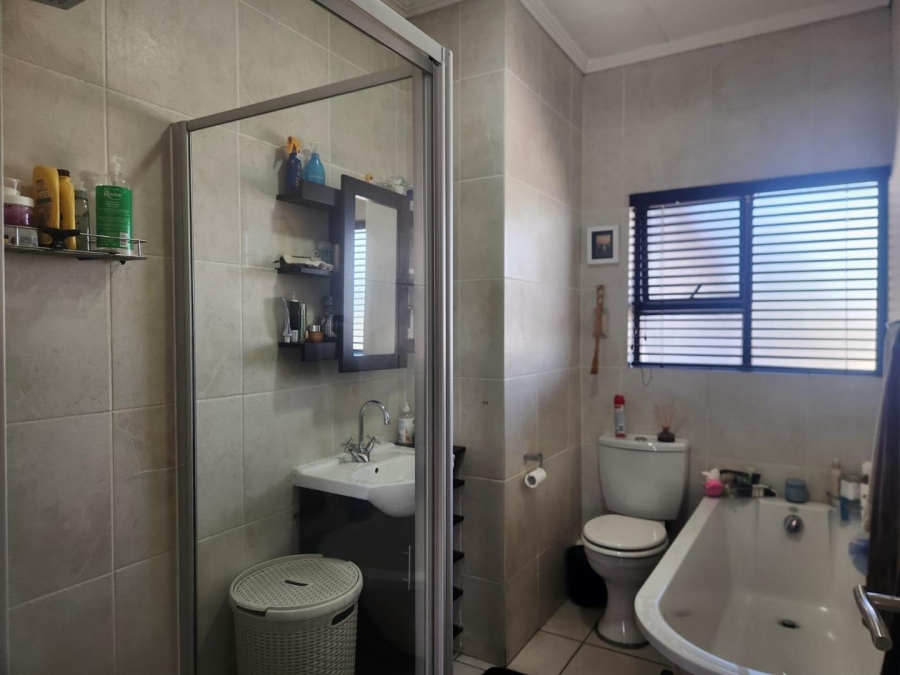 2 Bedroom Property for Sale in Winchester Hills Gauteng