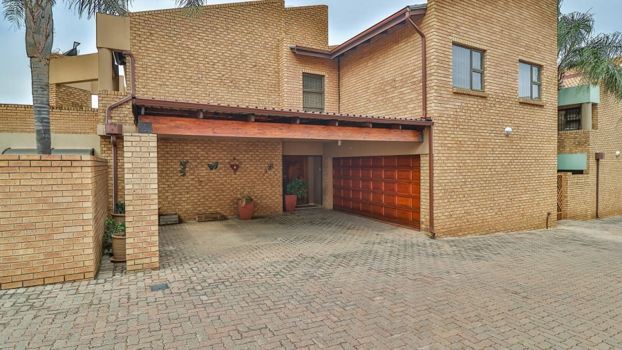 5 Bedroom Property for Sale in Meyersdal Gauteng