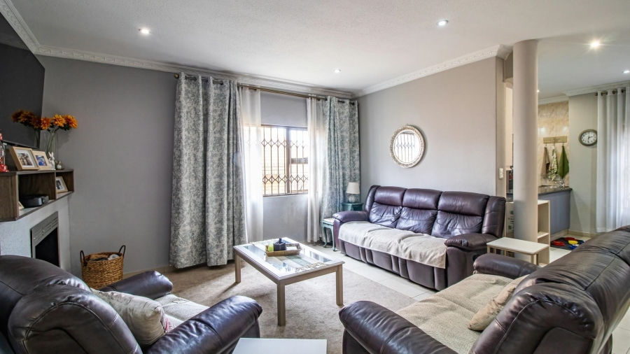 5 Bedroom Property for Sale in Meyersdal Gauteng