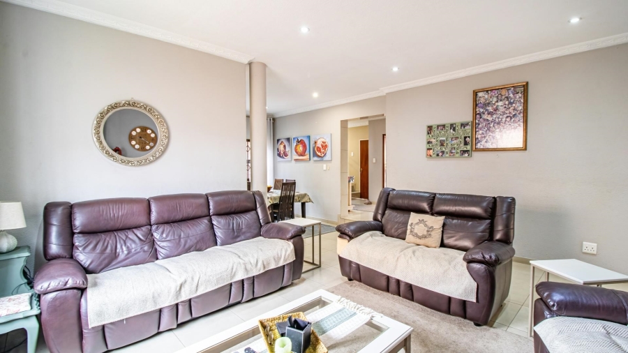 5 Bedroom Property for Sale in Meyersdal Gauteng