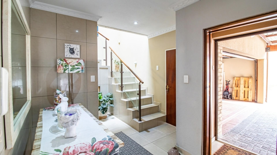5 Bedroom Property for Sale in Meyersdal Gauteng