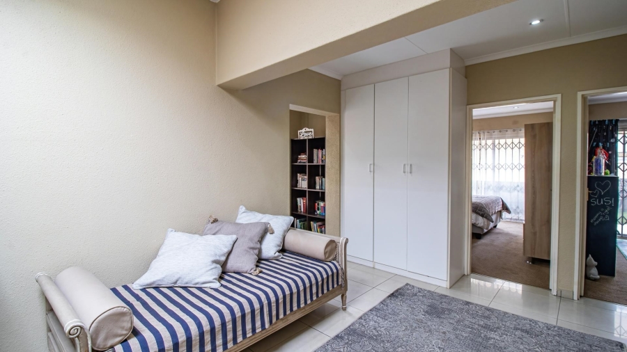 5 Bedroom Property for Sale in Meyersdal Gauteng