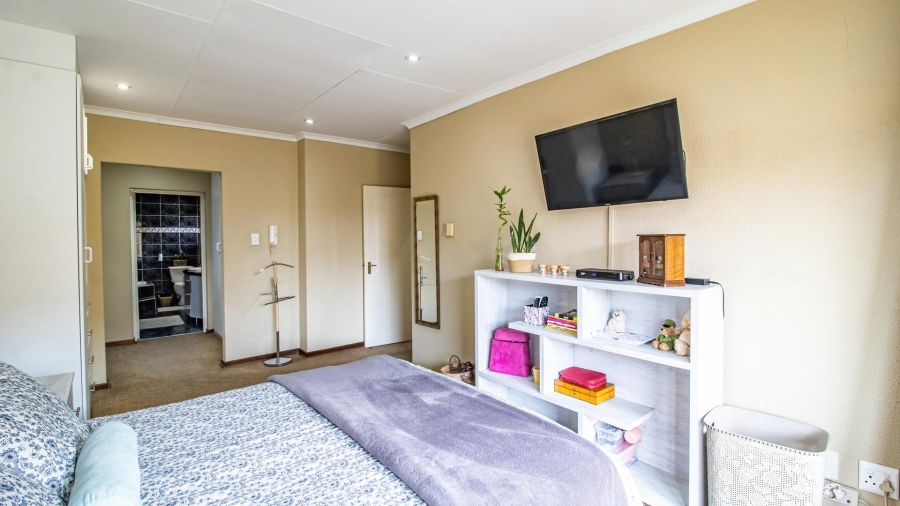 5 Bedroom Property for Sale in Meyersdal Gauteng