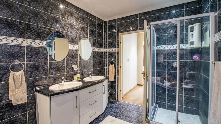 5 Bedroom Property for Sale in Meyersdal Gauteng
