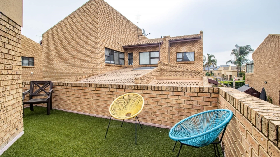 5 Bedroom Property for Sale in Meyersdal Gauteng