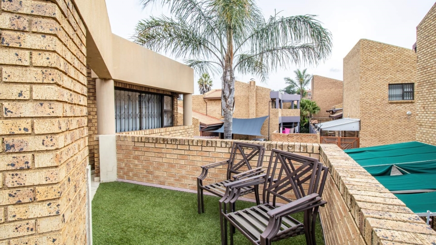 5 Bedroom Property for Sale in Meyersdal Gauteng
