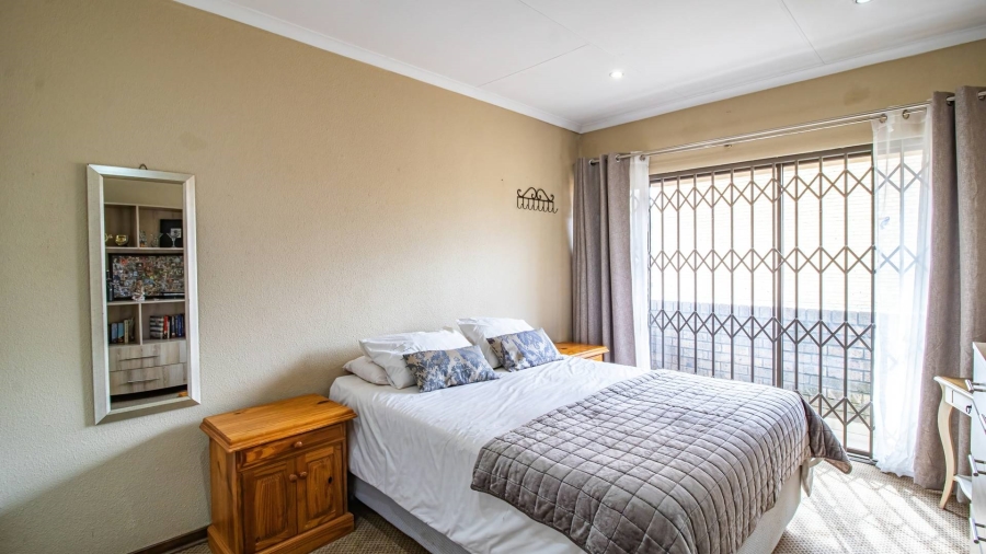 5 Bedroom Property for Sale in Meyersdal Gauteng