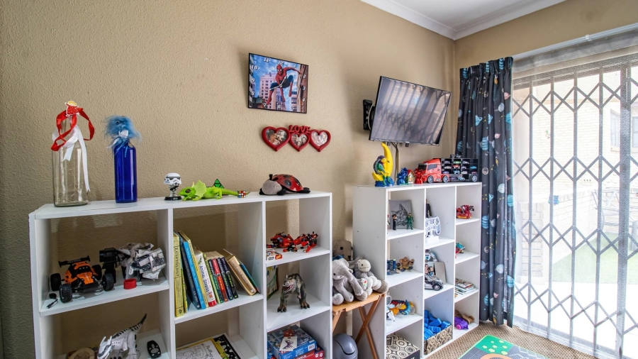 5 Bedroom Property for Sale in Meyersdal Gauteng