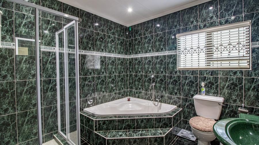5 Bedroom Property for Sale in Meyersdal Gauteng