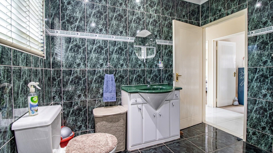 5 Bedroom Property for Sale in Meyersdal Gauteng
