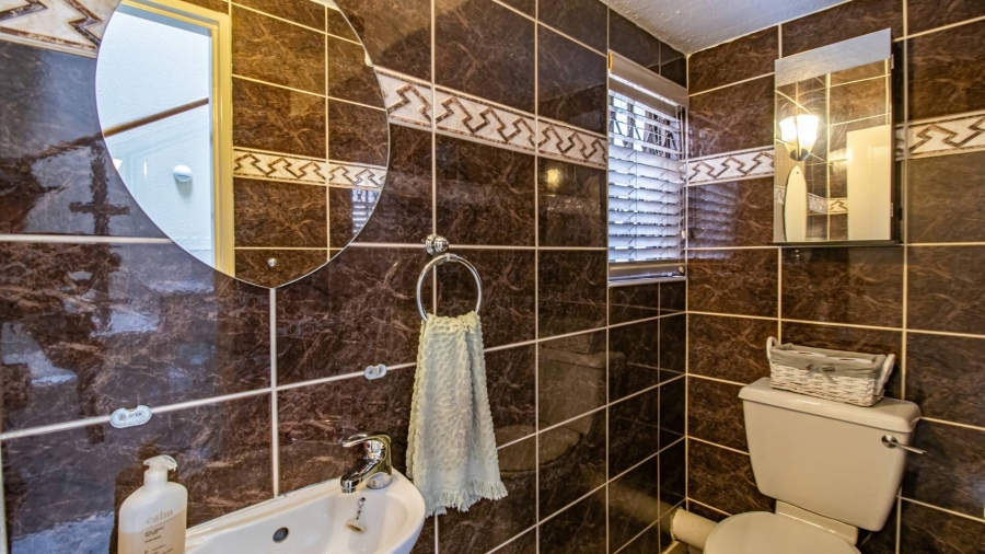 5 Bedroom Property for Sale in Meyersdal Gauteng