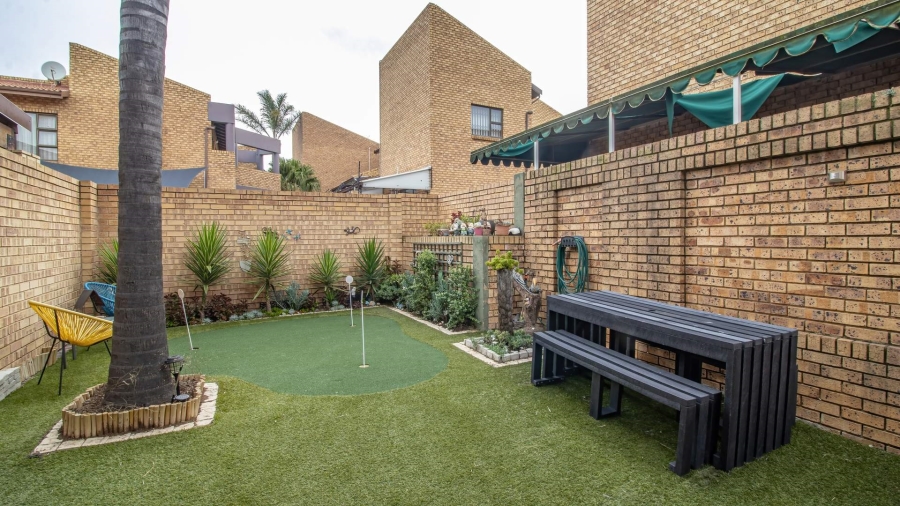 5 Bedroom Property for Sale in Meyersdal Gauteng