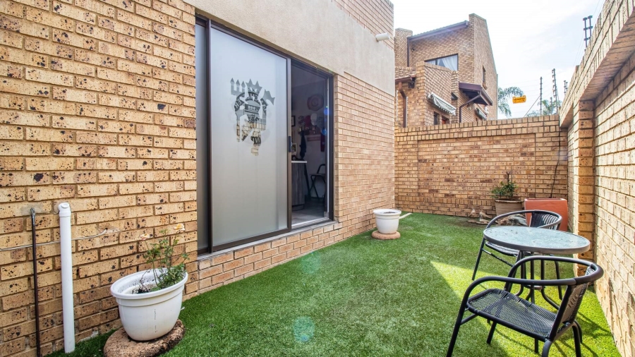 5 Bedroom Property for Sale in Meyersdal Gauteng