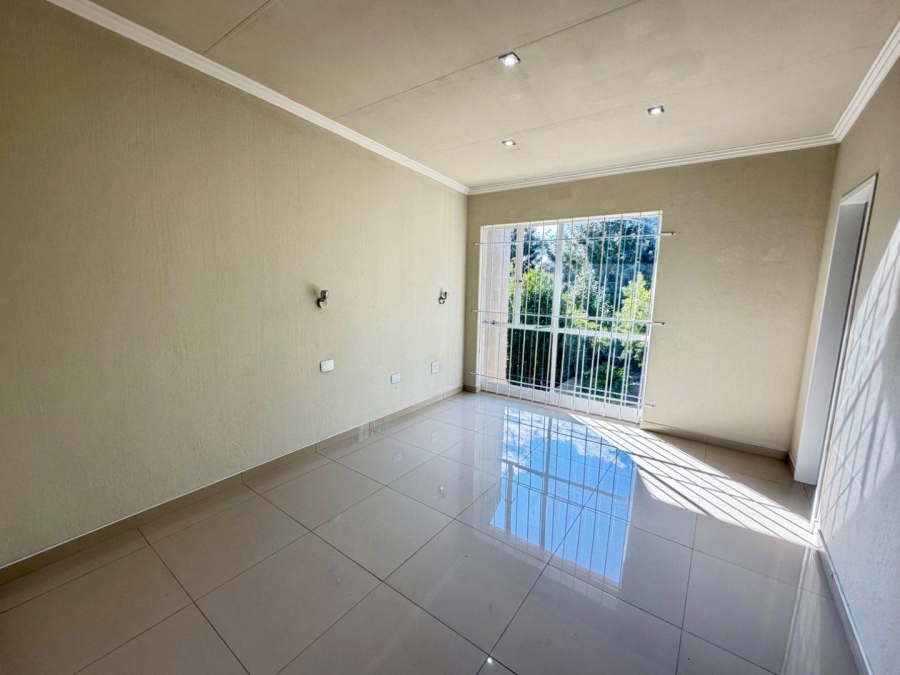 3 Bedroom Property for Sale in Beyerspark Gauteng