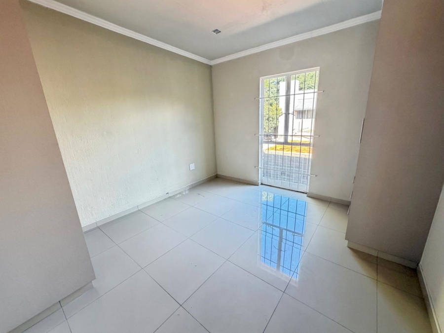 3 Bedroom Property for Sale in Beyerspark Gauteng