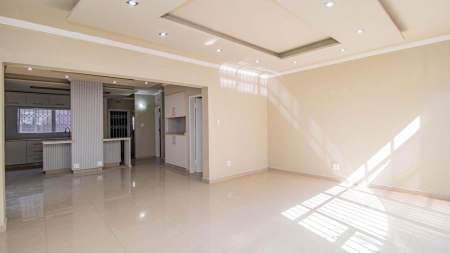 3 Bedroom Property for Sale in Beyerspark Gauteng