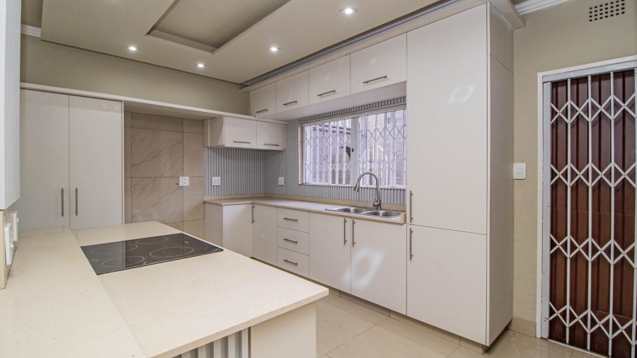3 Bedroom Property for Sale in Beyerspark Gauteng