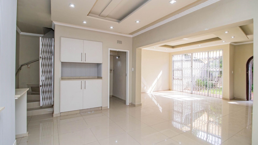 3 Bedroom Property for Sale in Beyerspark Gauteng