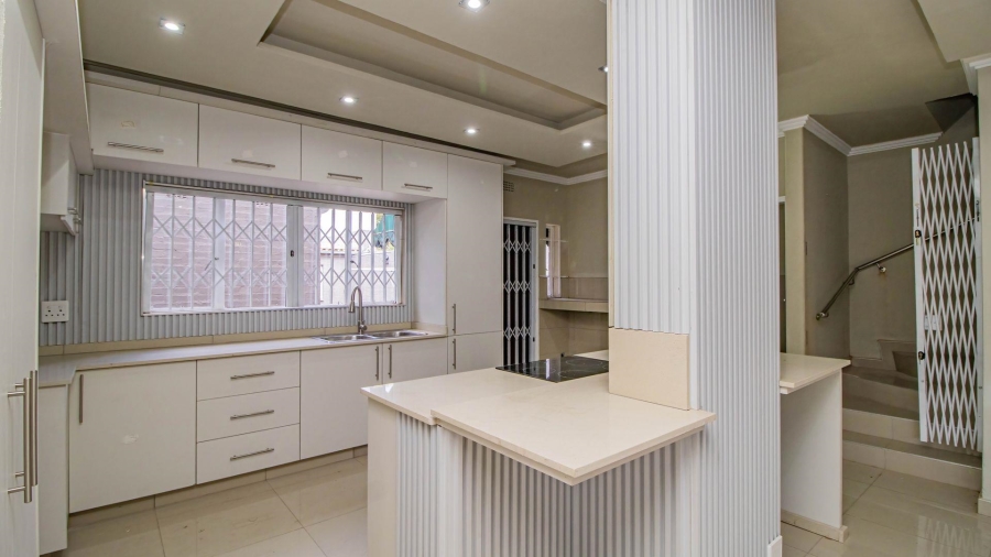 3 Bedroom Property for Sale in Beyerspark Gauteng