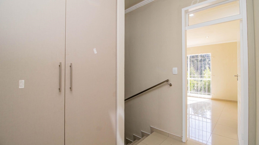 3 Bedroom Property for Sale in Beyerspark Gauteng
