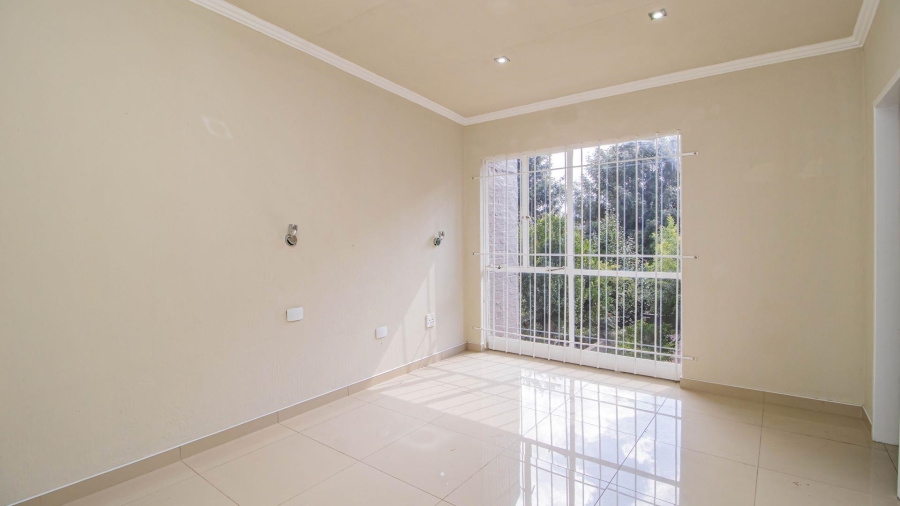 3 Bedroom Property for Sale in Beyerspark Gauteng