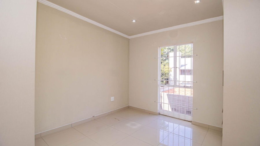 3 Bedroom Property for Sale in Beyerspark Gauteng