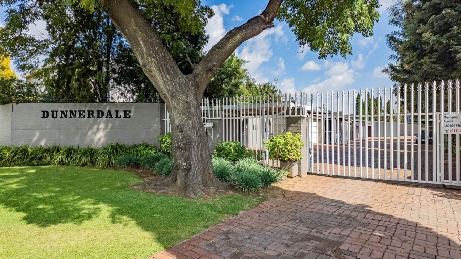 3 Bedroom Property for Sale in Beyerspark Gauteng