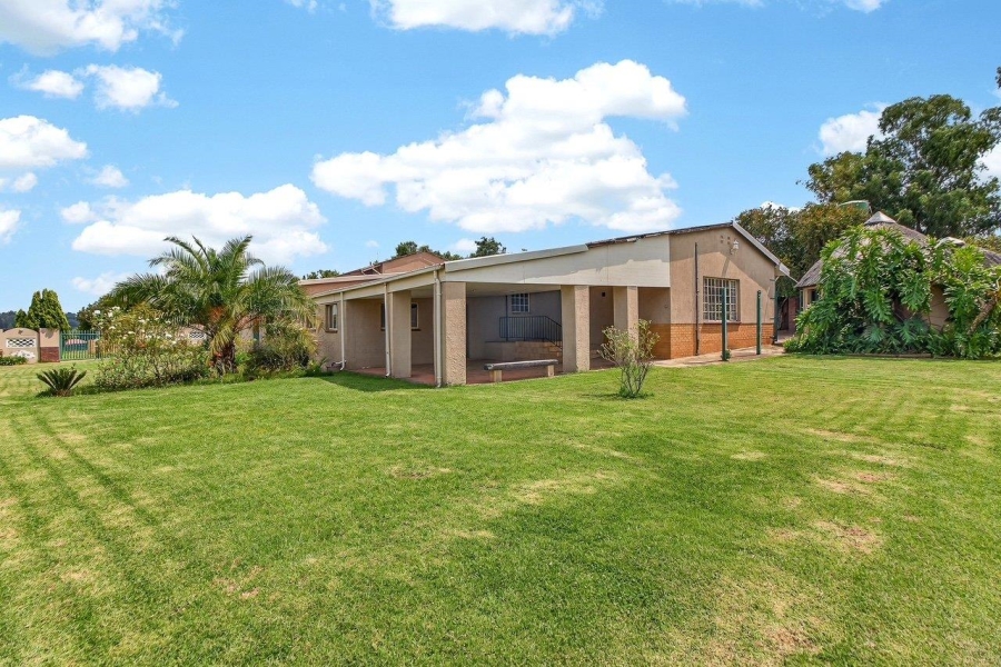 3 Bedroom Property for Sale in Benoni Small Farms Gauteng