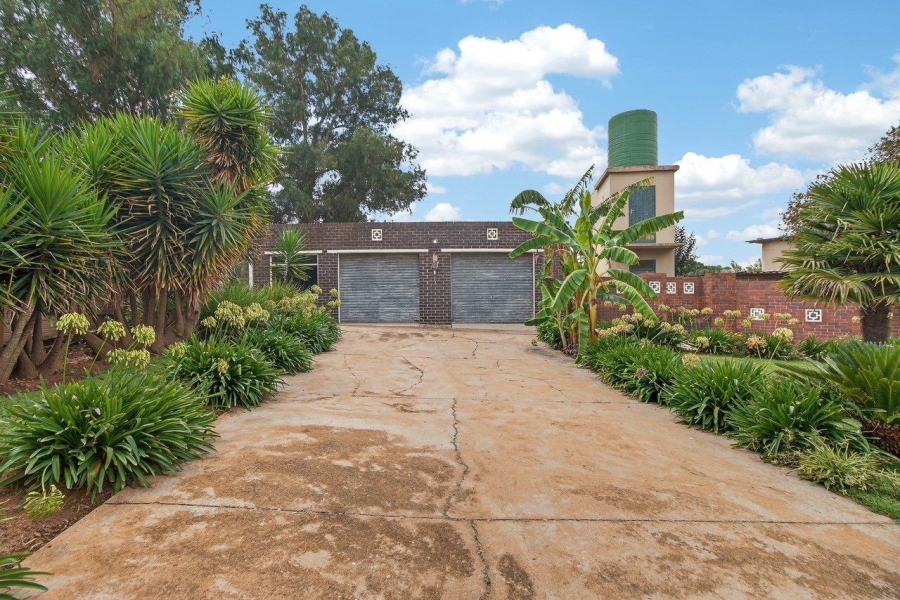 3 Bedroom Property for Sale in Benoni Small Farms Gauteng