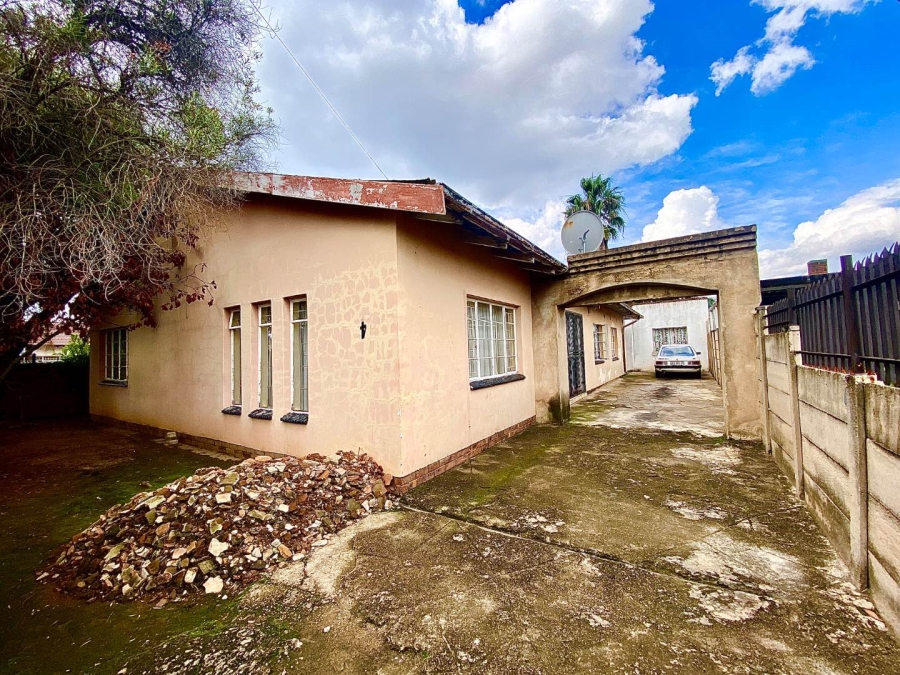 4 Bedroom Property for Sale in Jan Niemand Park Gauteng