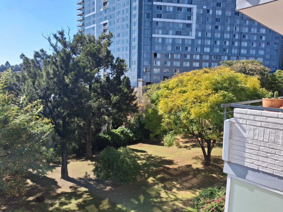1 Bedroom Property for Sale in Benmore Gauteng