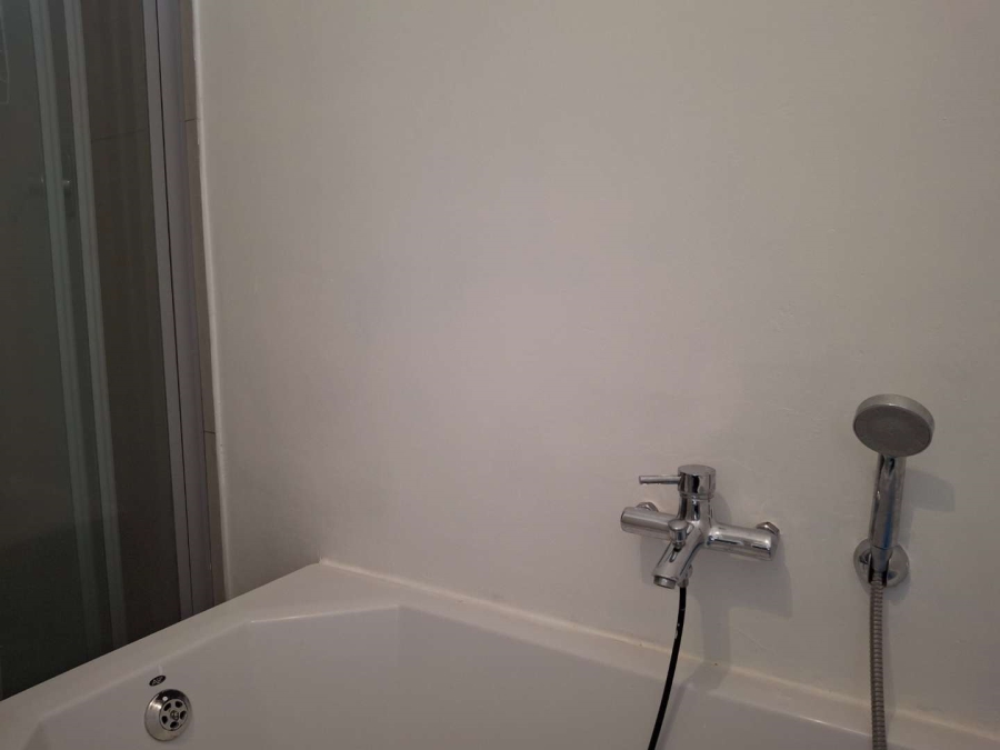 1 Bedroom Property for Sale in Benmore Gauteng