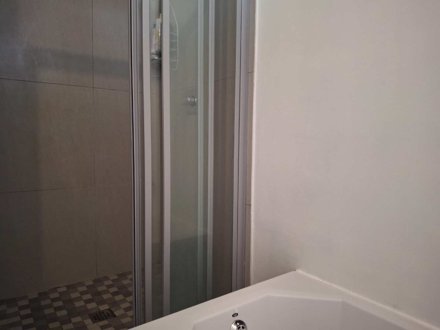 1 Bedroom Property for Sale in Benmore Gauteng
