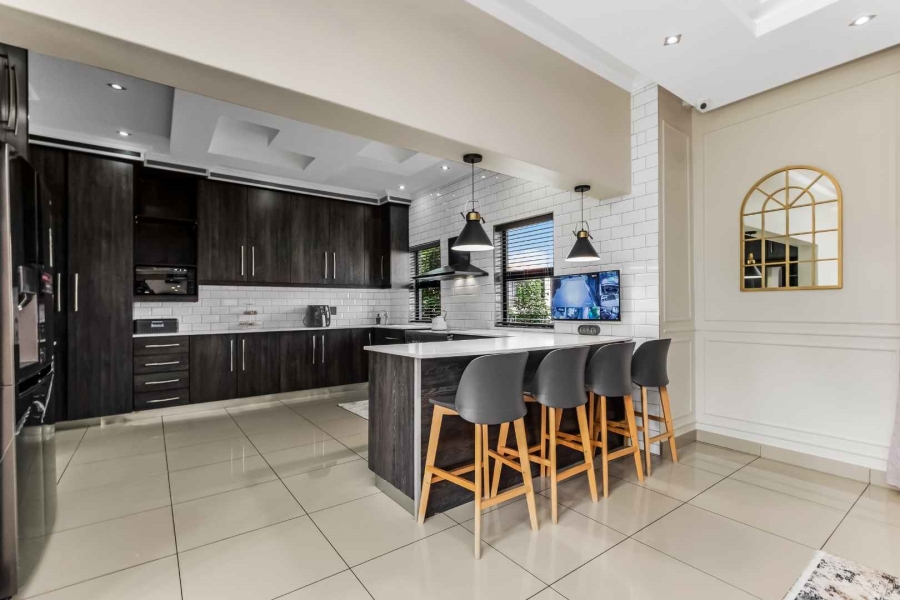 5 Bedroom Property for Sale in Fourways Gauteng