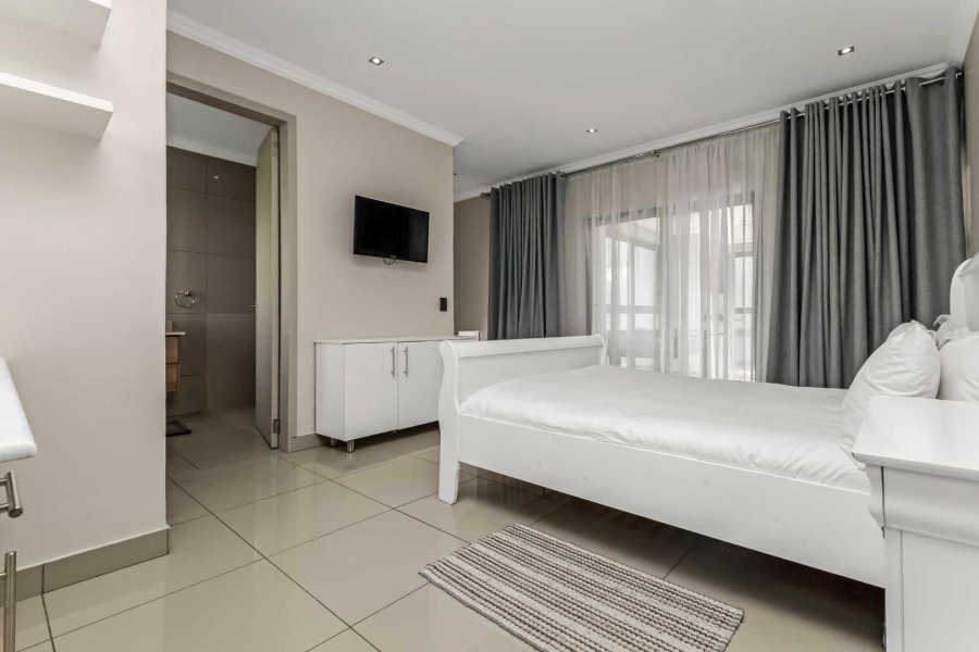 5 Bedroom Property for Sale in Fourways Gauteng