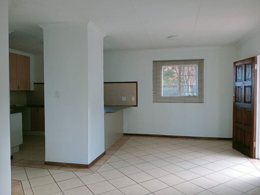 2 Bedroom Property for Sale in Die Hoewes Gauteng