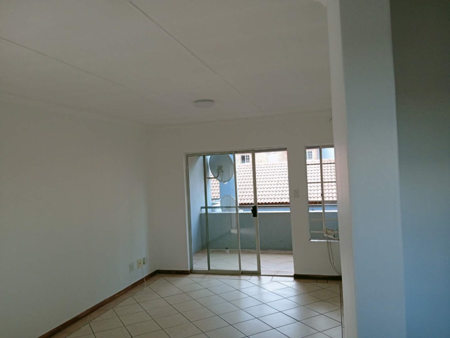 2 Bedroom Property for Sale in Die Hoewes Gauteng