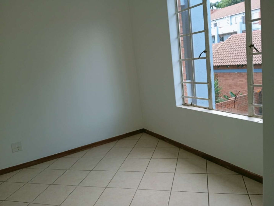 2 Bedroom Property for Sale in Die Hoewes Gauteng