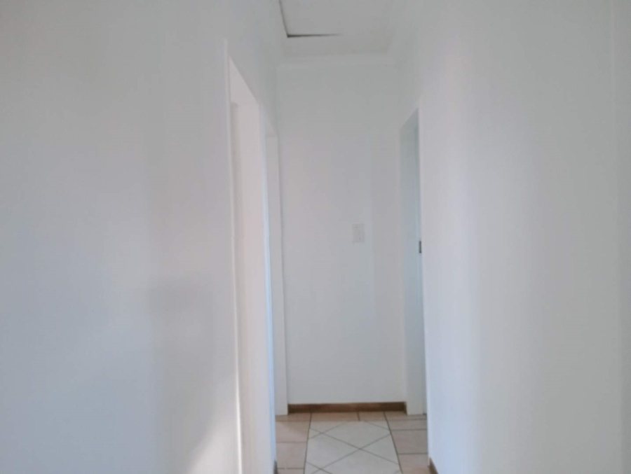 2 Bedroom Property for Sale in Die Hoewes Gauteng