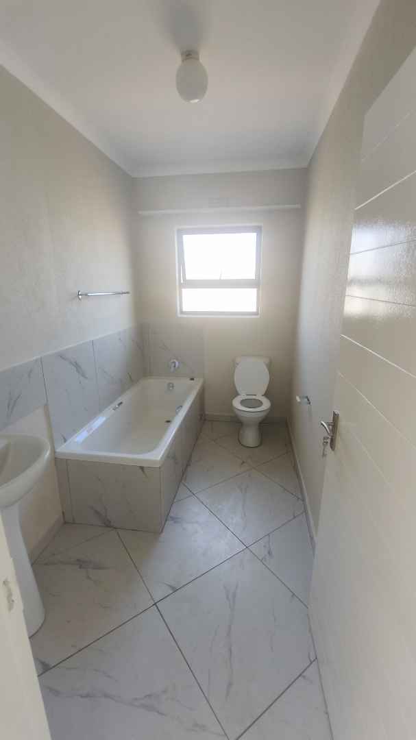4 Bedroom Property for Sale in Buhle Park Gauteng