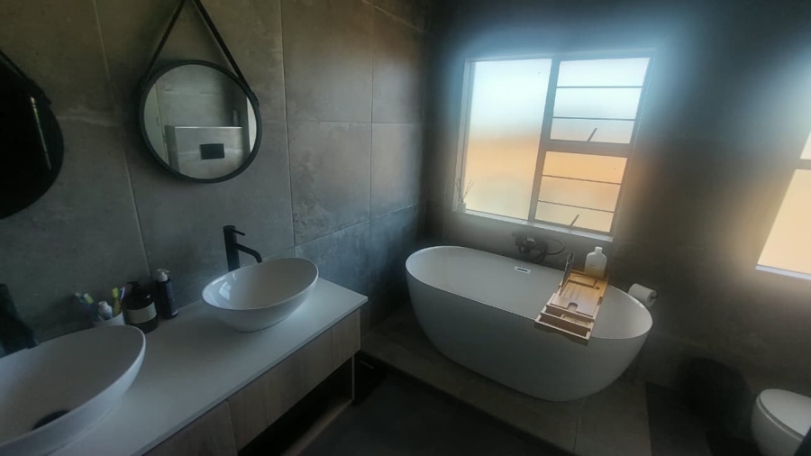 3 Bedroom Property for Sale in Meyersdal Gauteng