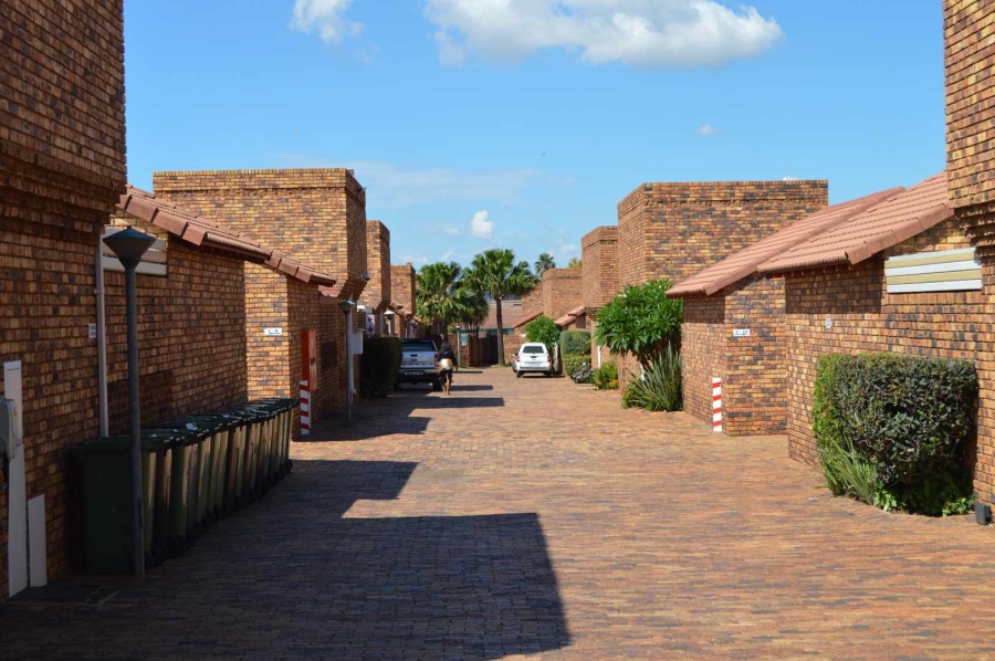 3 Bedroom Property for Sale in Brackendowns Gauteng