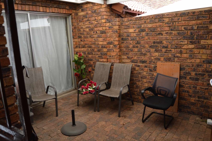 3 Bedroom Property for Sale in Brackendowns Gauteng